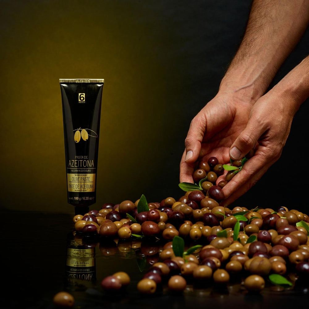 Pasta de azeitona Negrinha do Douro em bisnaga, tamanho familiar, meia.dúzia
