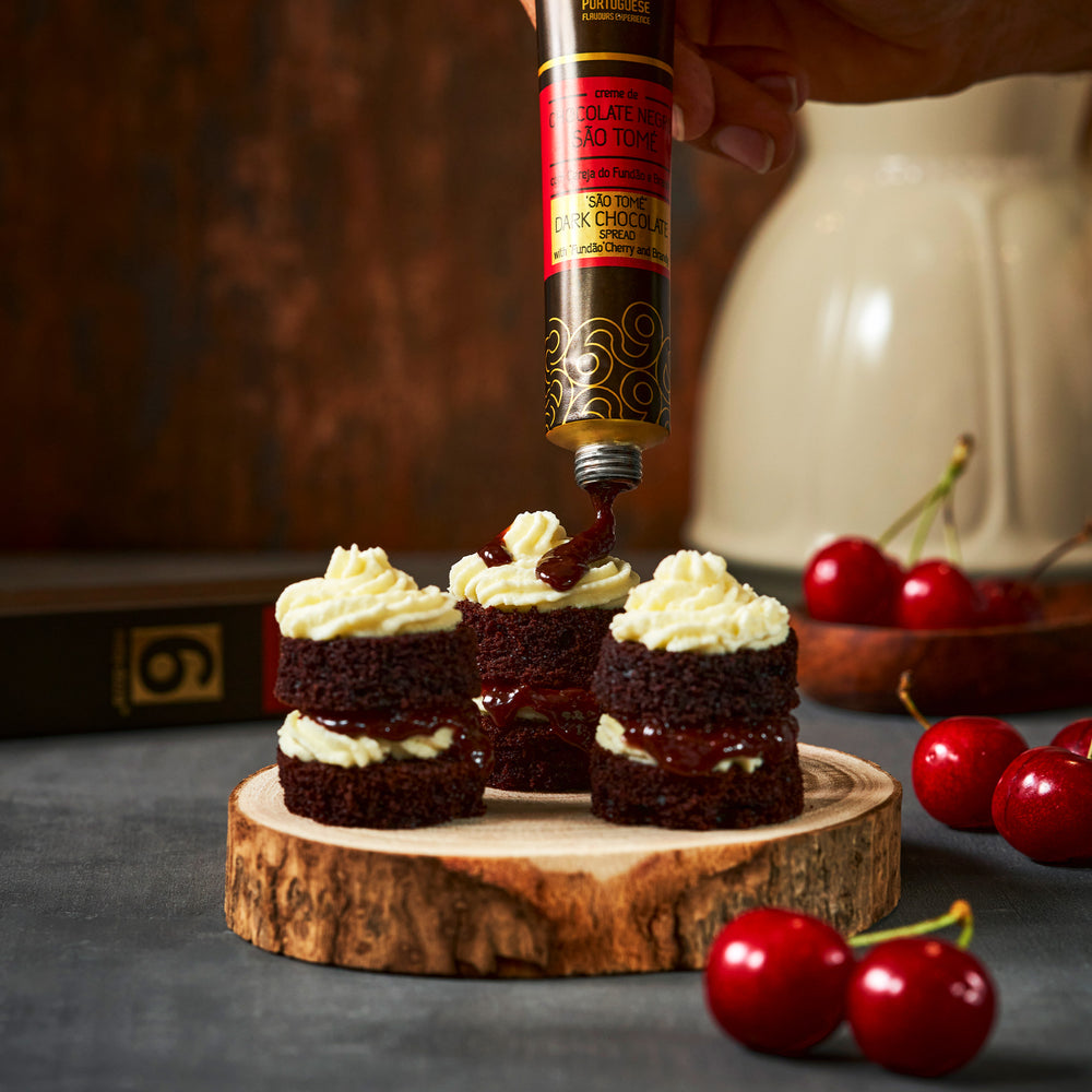 
                  
                    Luxury Gourmet Hamper no.4
                  
                