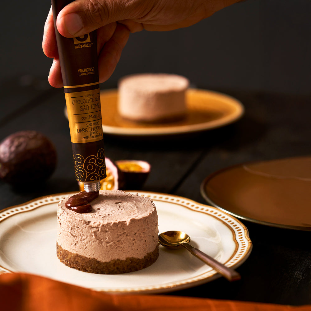 
                  
                    Experience Box No. 10 – Honey + Chocolate + Crackers | Christmas Edition
                  
                