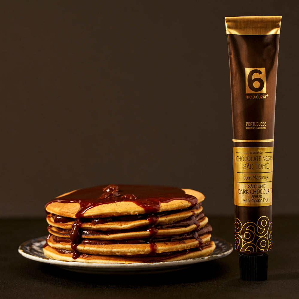 
                  
                    Experience Box No. 10 – Honey + Chocolate + Crackers | Christmas Edition
                  
                