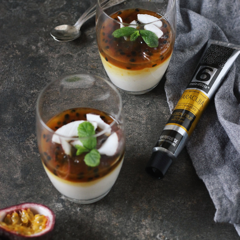 
                  
                    pannacotta com cobertura de doce de maracujá e gengibre meia.dúzia®
                  
                