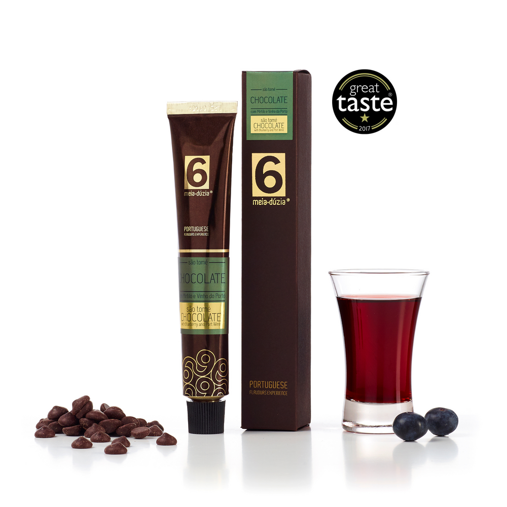 
                  
                    Creme de chocolate negro São Tomé com mirtilo e Vinho do Porto meia.dúzia® - sabores de Portugal São Valentim | Box Amantes de Chocolate: Chocolates Negros + Crackers
                  
                