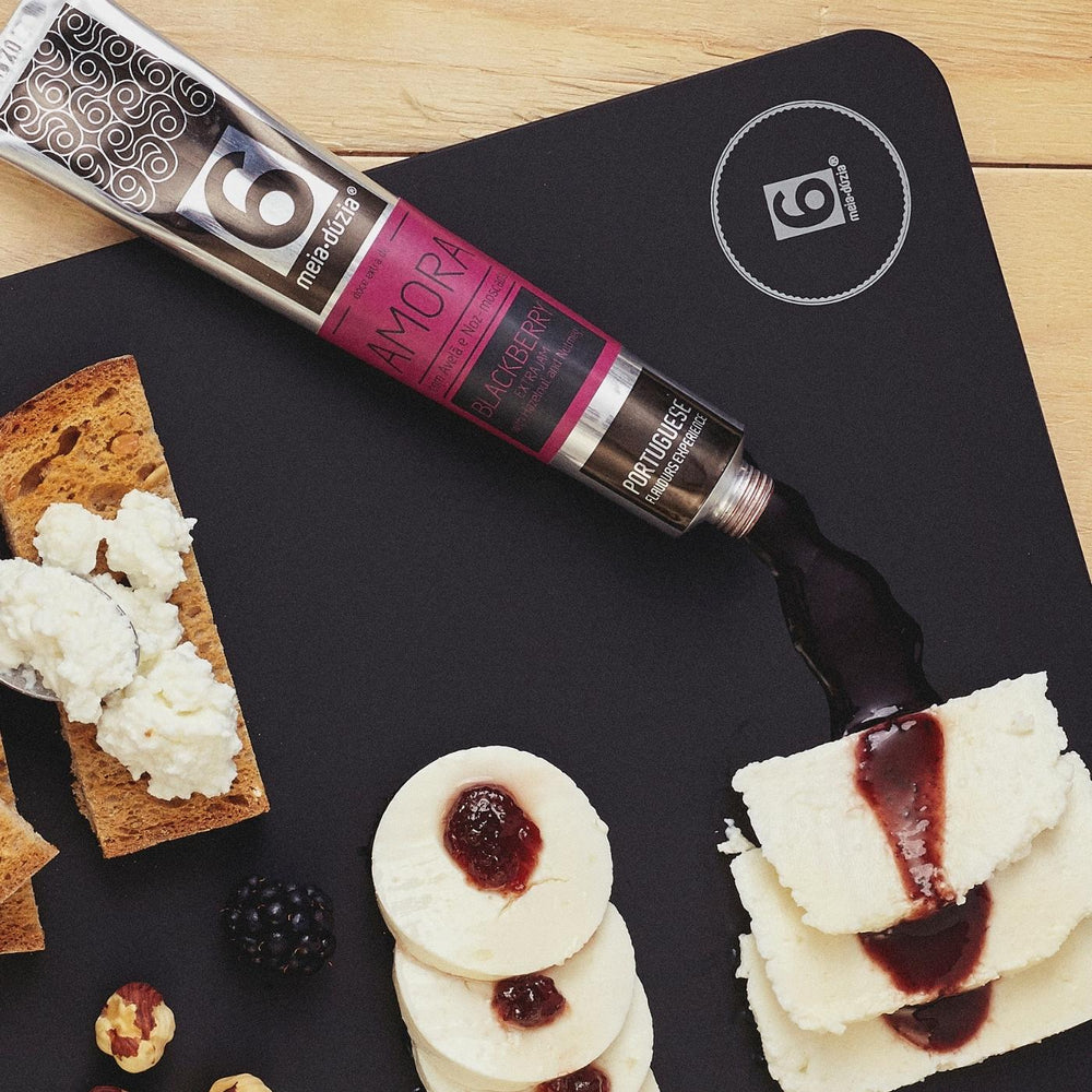 Queijos frescos com doce artesanal de amora com avelã e noz-moscada meia.dúzia