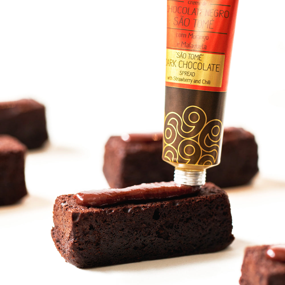 
                  
                    Travel Kit 6 Dark Chocolates São Tomé - Portuguese Tiles - Gift from Portugal
                  
                