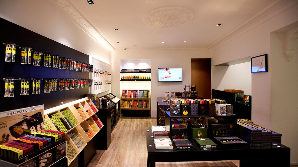 Interior da loja meia.dúzia® Flores no Porto, Portugal