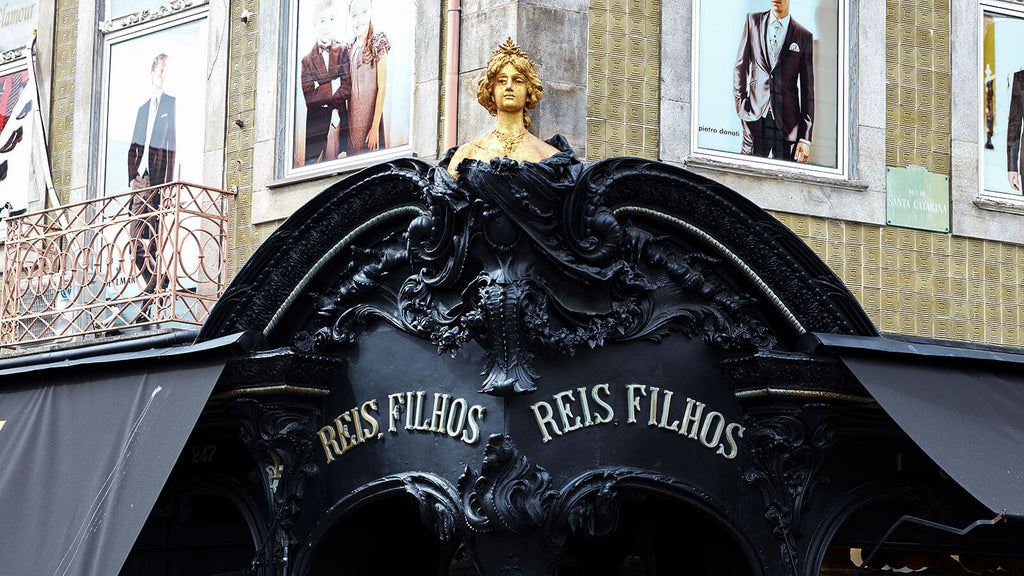 Detalhe da fachada da loja meia.dúzia® Santa Catarina no Porto, Portugal