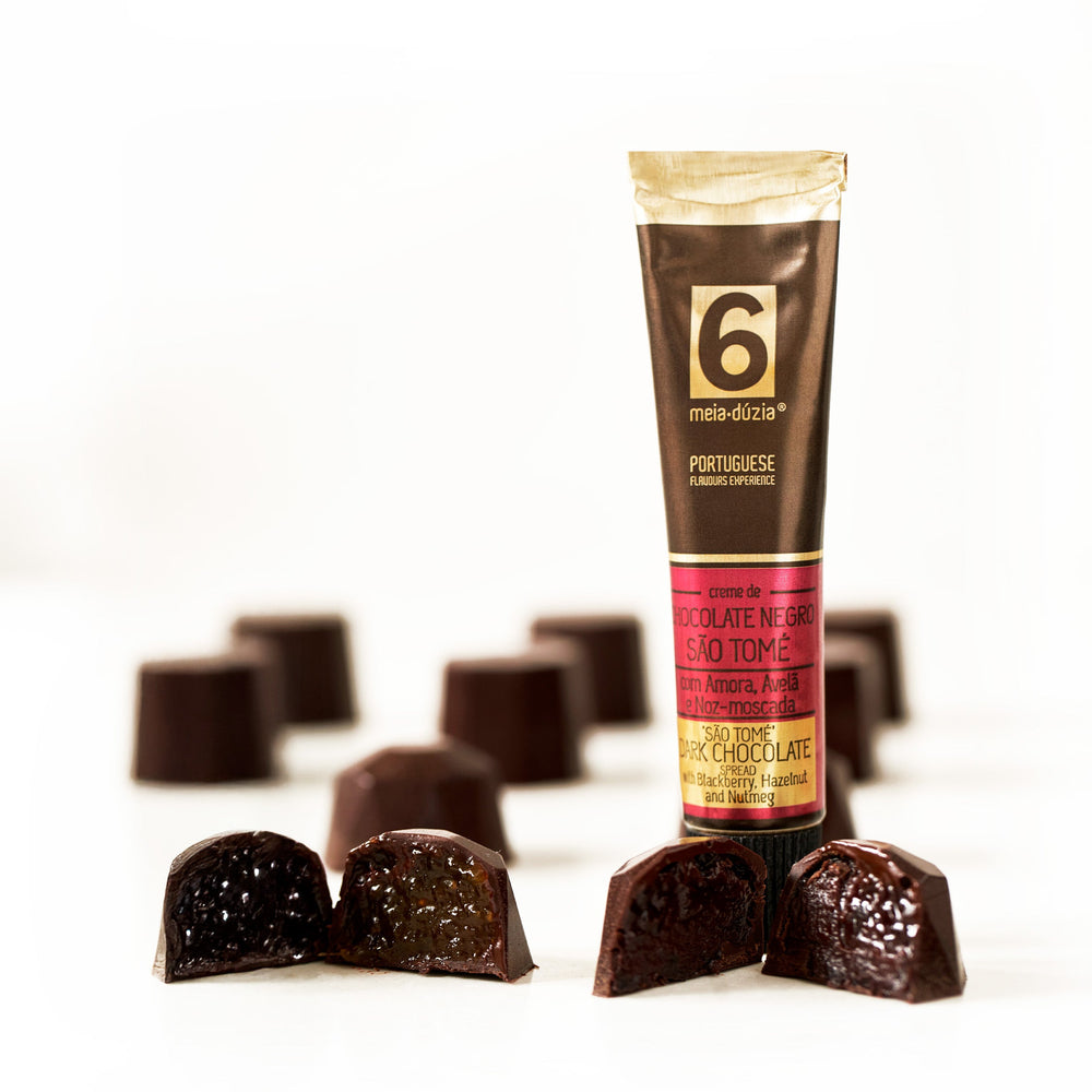 
                  
                    Box Experience: Travel Kit Chocolates – Limited Christmas Edition No. 2 + Crackers
                  
                