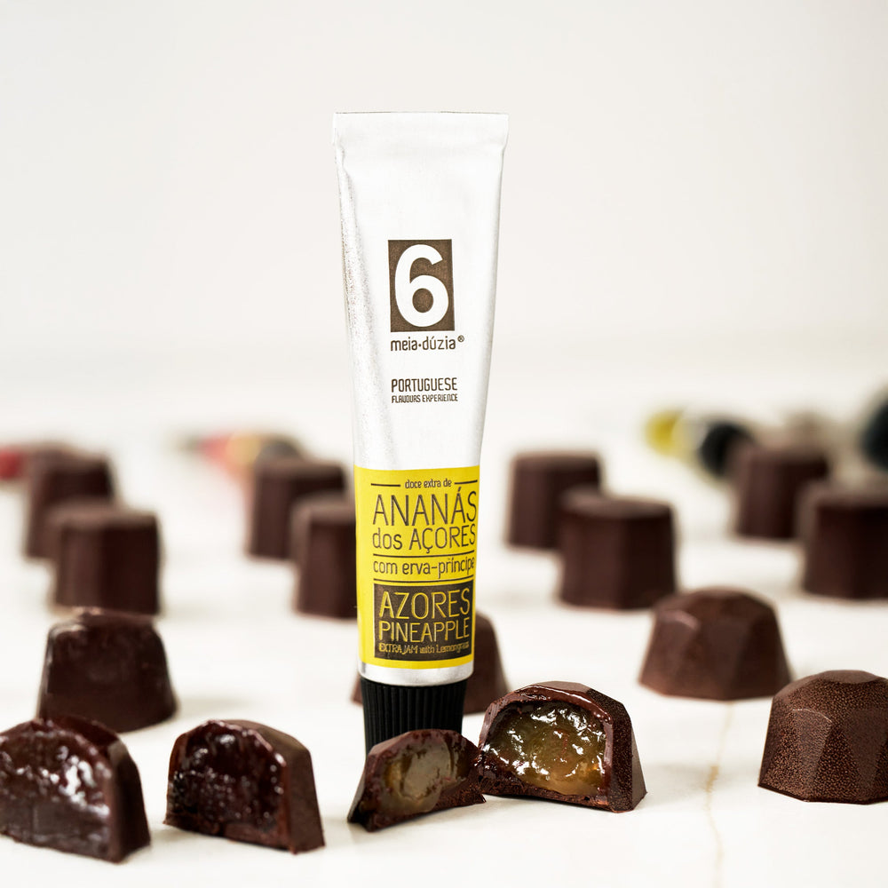 
                  
                    Box Experience: Travel Kit – Special Christmas Edition No. 3 + Crackers
                  
                