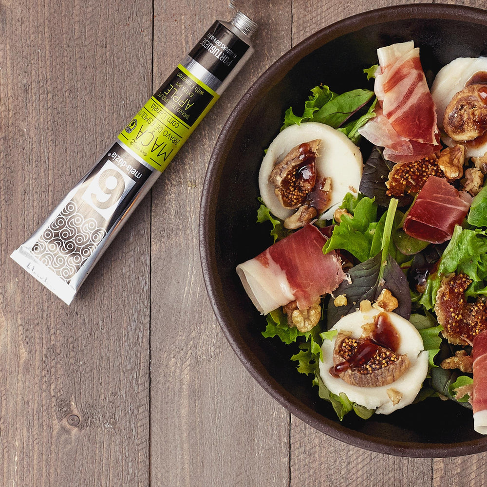 
                  
                    Salada de Presunto de Porco Preto com Queijo da Ilha, Figo e Doce de Maçã
                  
                