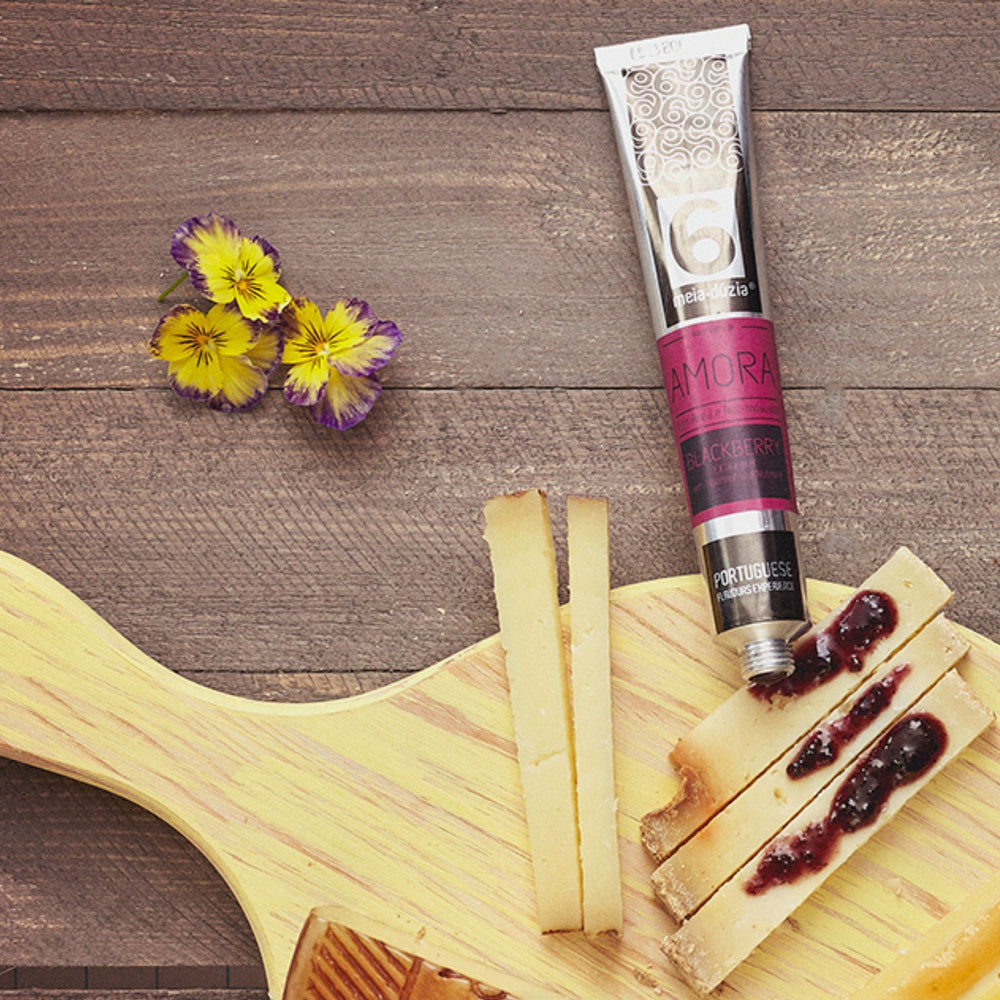 
                  
                    Tábua de queijos com compota artesanal de amora com avelã e noz-moscada meia.dúzia
                  
                