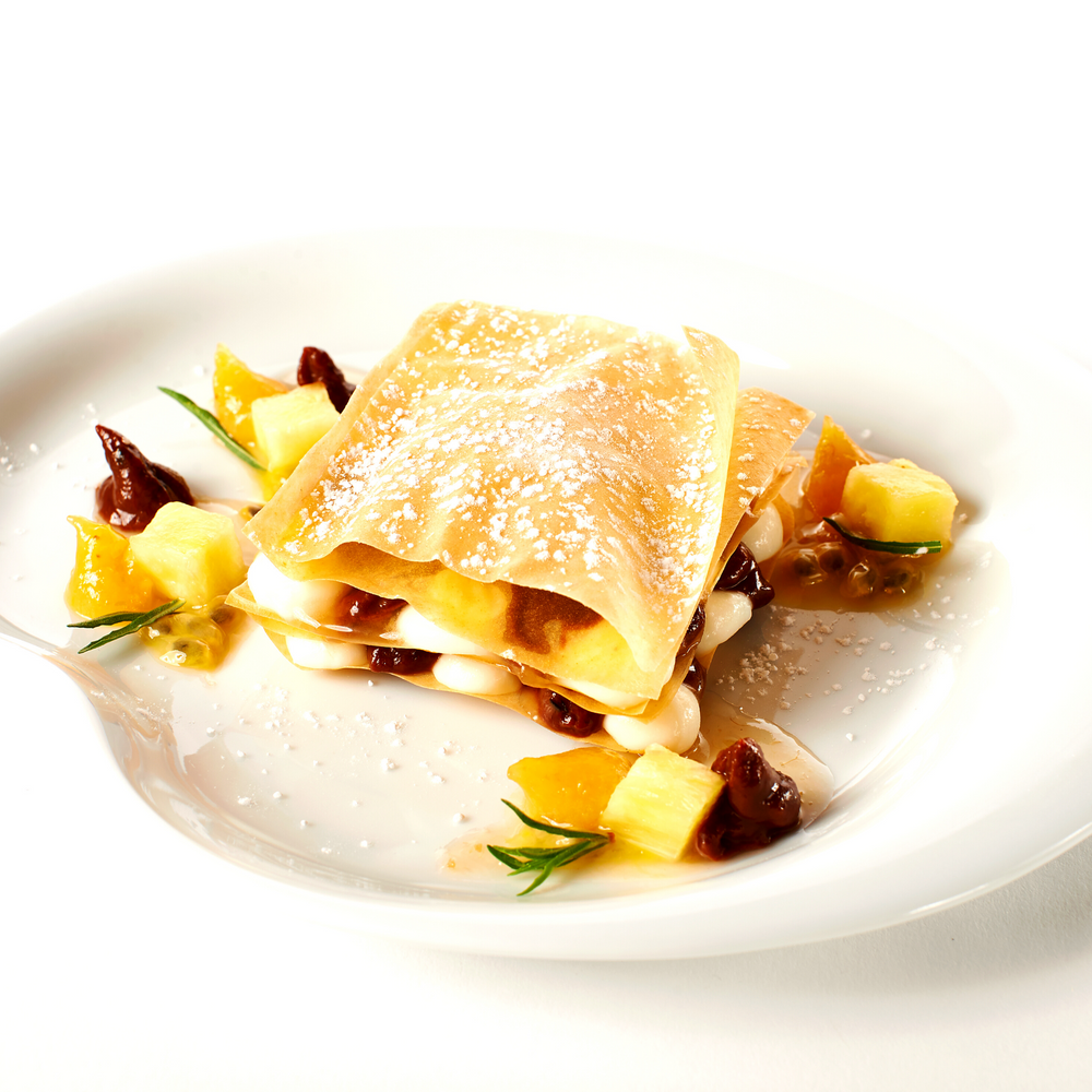 
                  
                    Mil Folhas Tropical com Doce de Ananás dos Açores com Erva-Princípe , receita da 1ªMasterchef de Portugal, Lígia Santos
                  
                